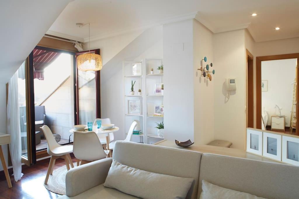Apartamento Con Terraza A Un Paso De La Playa Gijon Exterior photo