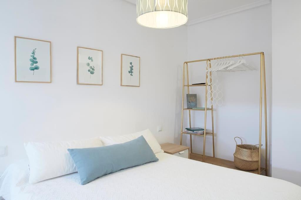 Apartamento Con Terraza A Un Paso De La Playa Gijon Exterior photo